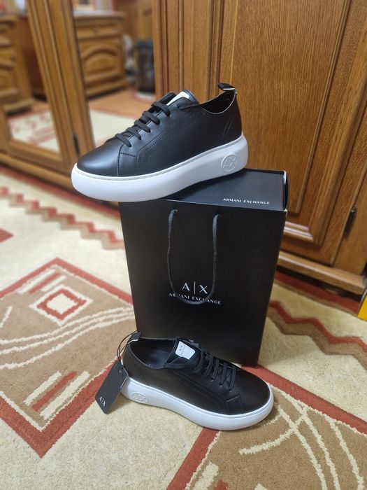 Armani -nr 41,noi,in cutie,originali,Pret foarte bun:700 lei
