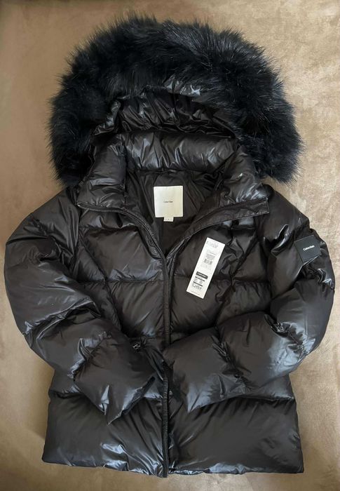 Ново, пухено яке Calvin Klein