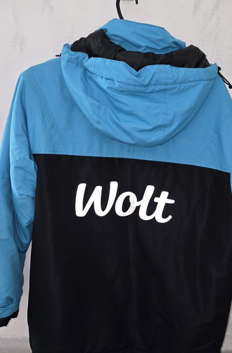 Продаю куртку в отл сост, разм  L, цена - 7000 тн, есть уступка.