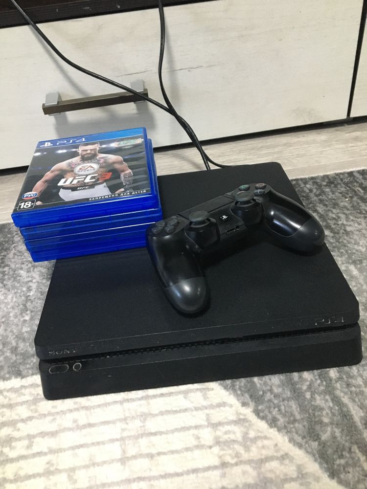 Продам Playstion 4