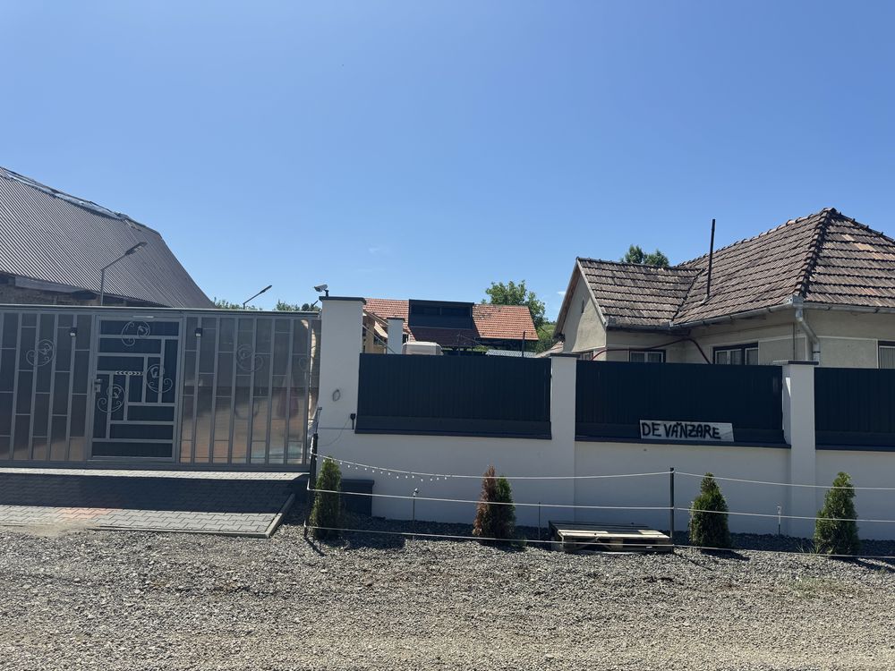 casa de vanzare cu tot ce se vede in poze