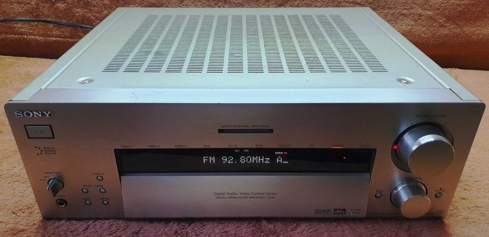 Sony STR-DB925QS amplituner 2X100W pe 8 Ohm sau 5X100W pe 8 Ohm