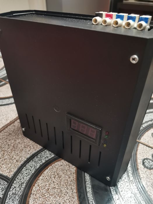 Controler eolian. 500,,1000,,2000,,48