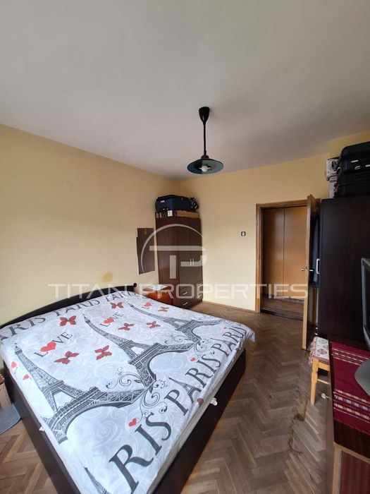 Продава се Тристаен апартамент в Пловдив, Христо Смирненски - 104 кв.м за 2020 €/кв.м - Снимка #3