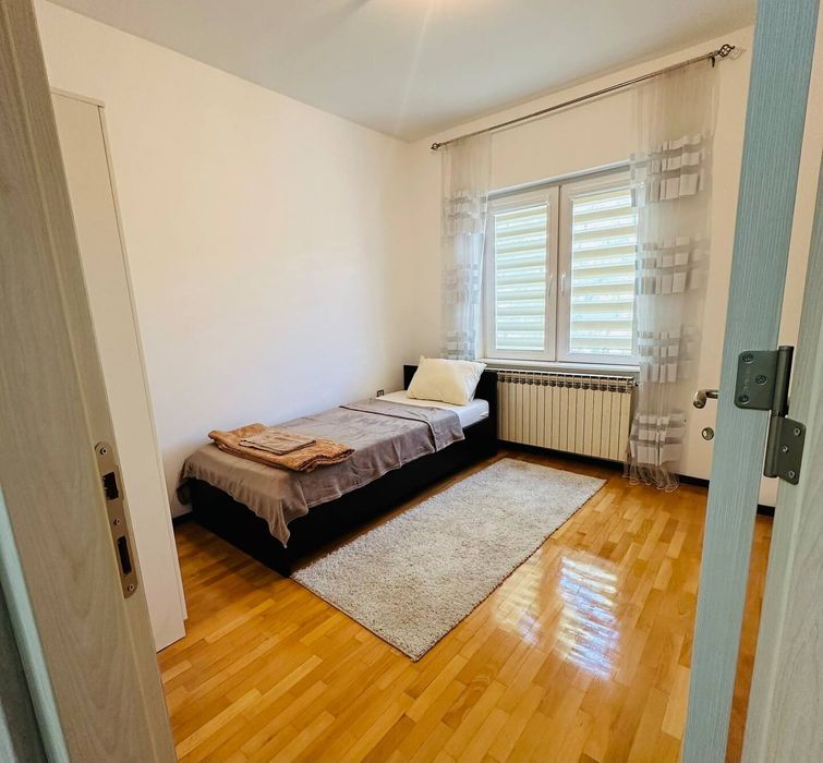 Дава се под наем Тристаен апартамент в София, Хиподрума - 106 кв.м за 637.5 € - Снимка #3