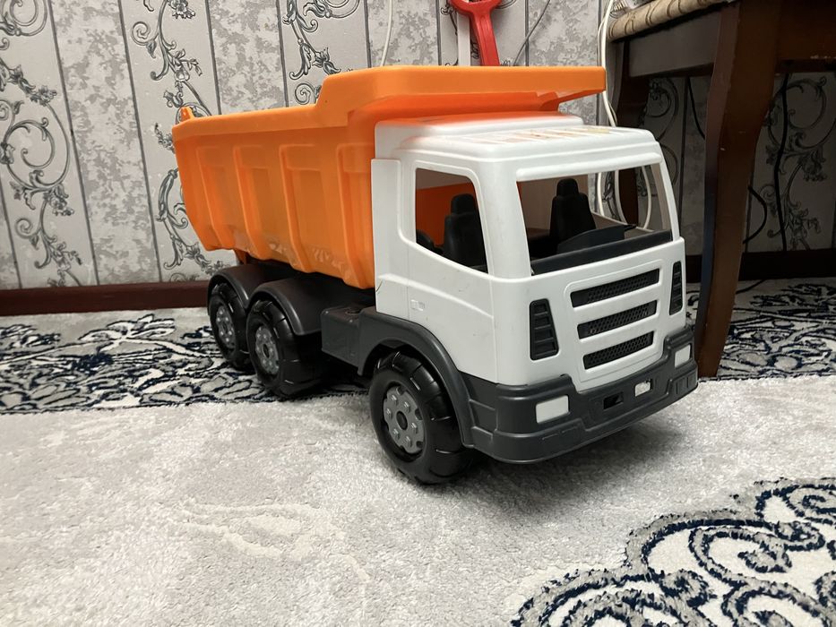 Игрушечный камаз хорошего качества