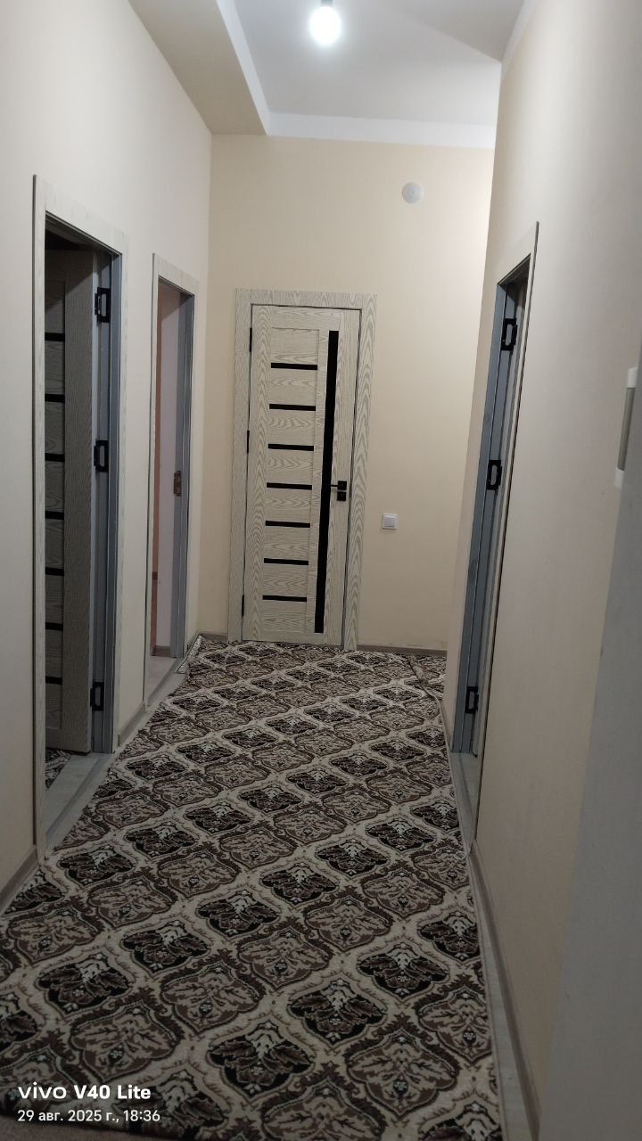 Kitob krug yonida Dom sotiladi 3 xona 64 kv metr hamma sharoiti bor