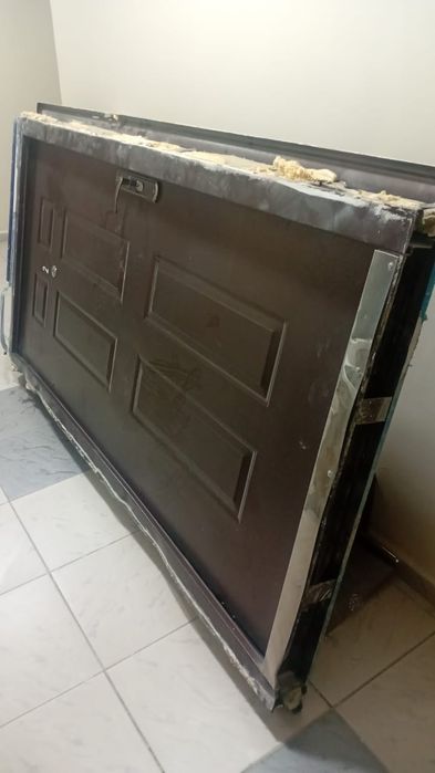 Дверь с корпусом.Б/у.