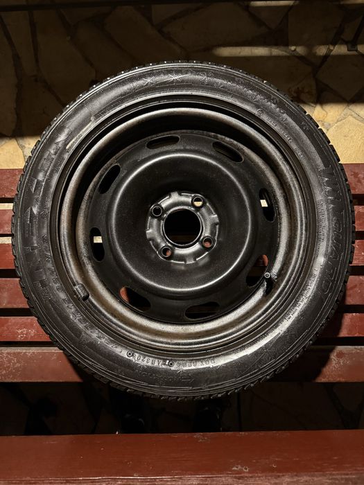 Janta din otel+ anvelopa nexen de iarna 185/55 r15