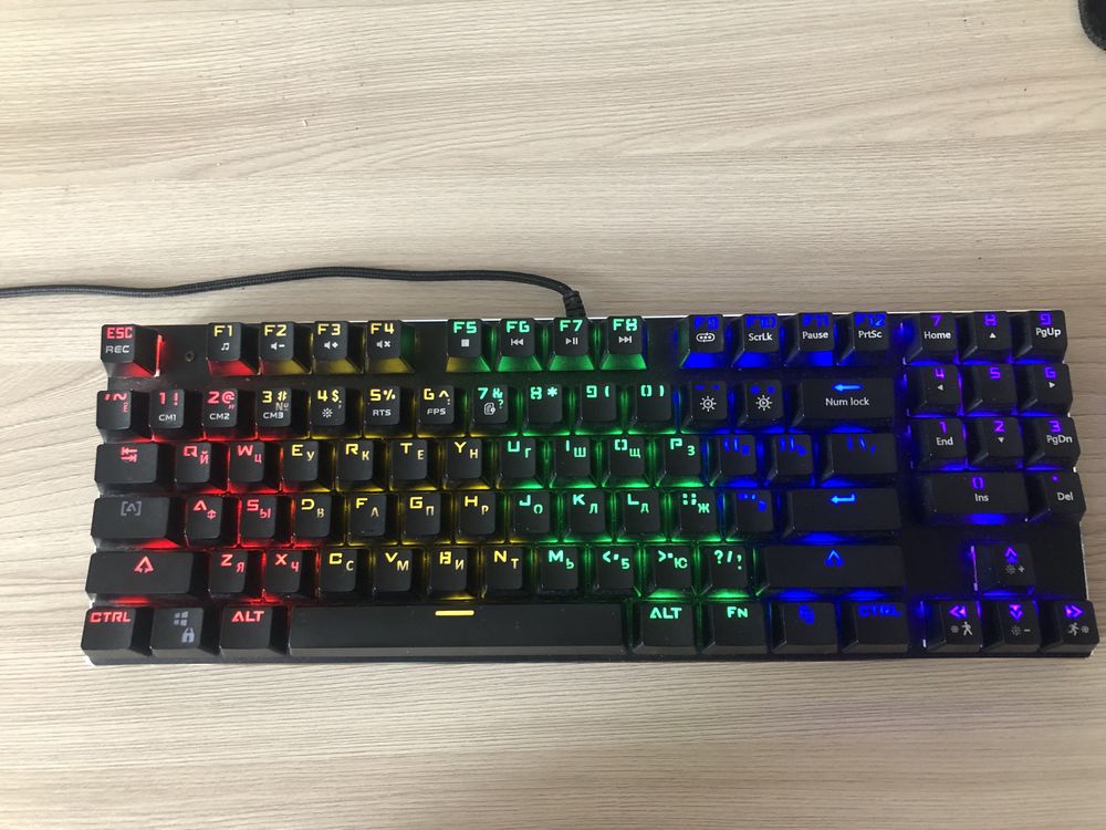 Механическая клавиатура DEXP Saber TKL