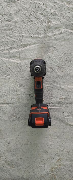 Акумулаторна бормашина BLACK&DECKER  18 V
