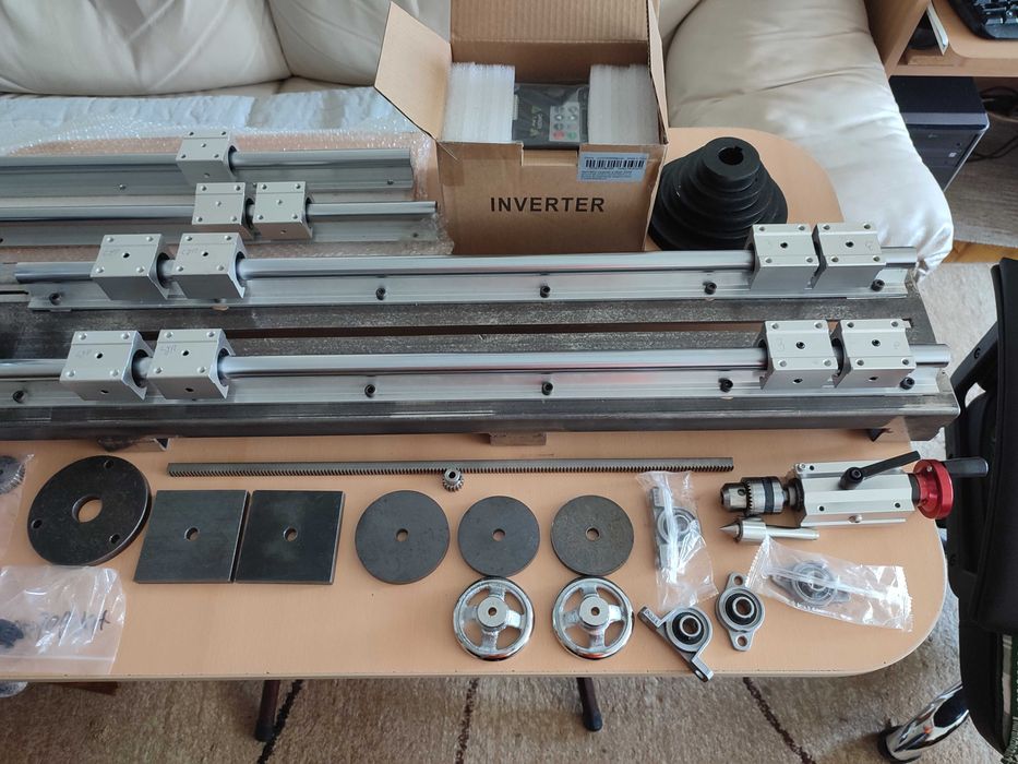 Продавам части за направа на струг