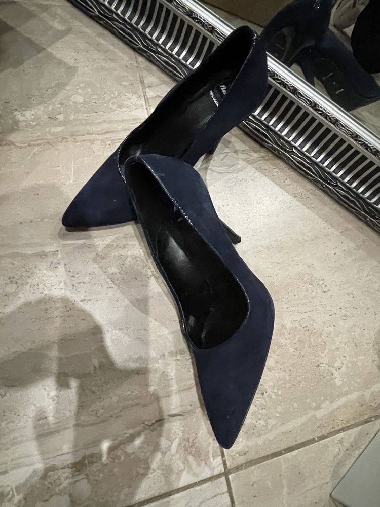 BATA остри класически обувки
