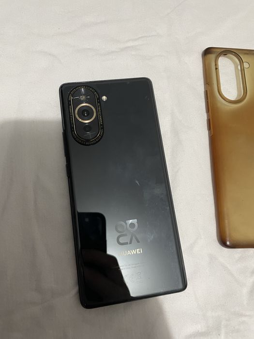 Huawei nova 10 .