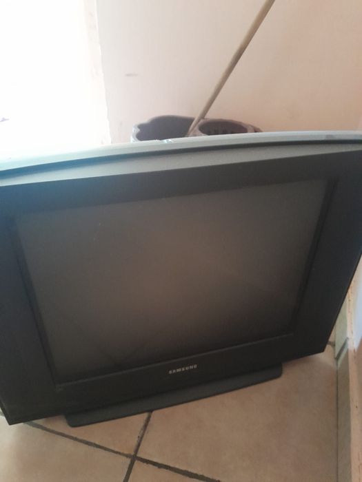 Vând diverse TV și Masca baie