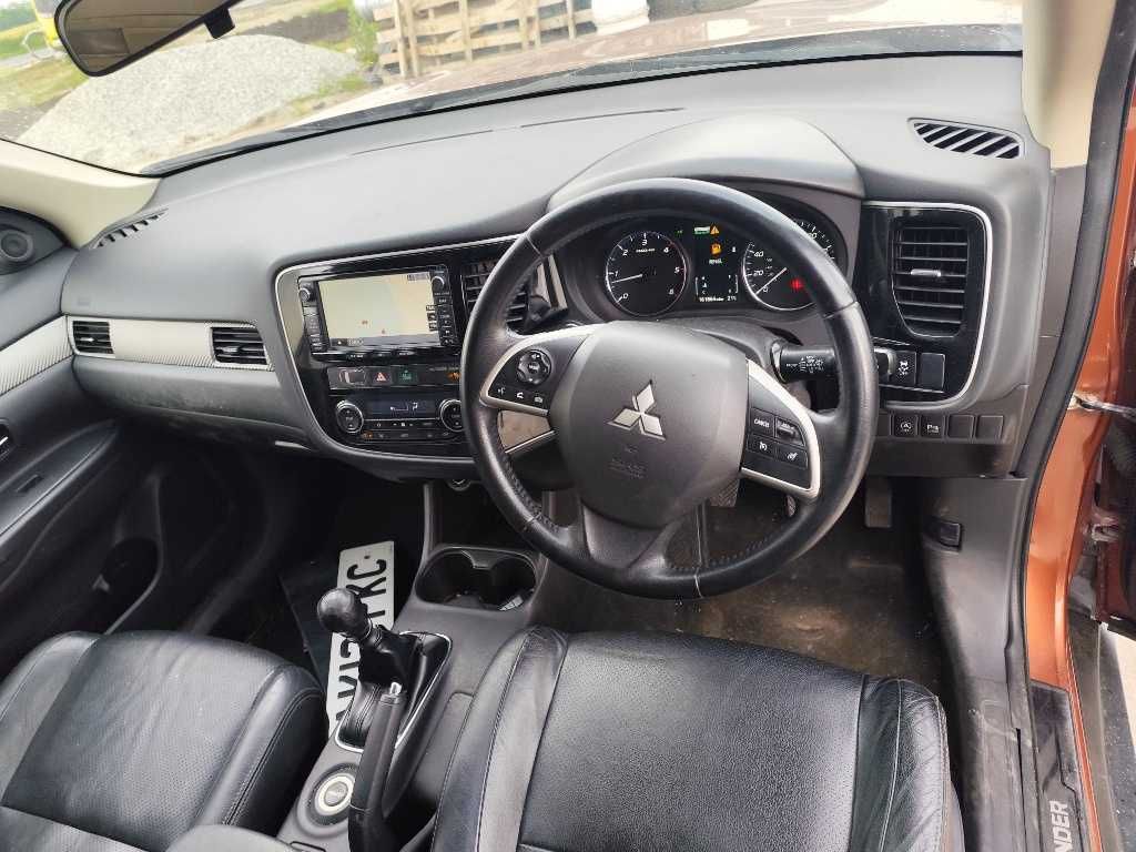 Dezmembram Mitsubishi Outlander III 2.2 DI-D 2.3 dci 4WD 132kw An 2016