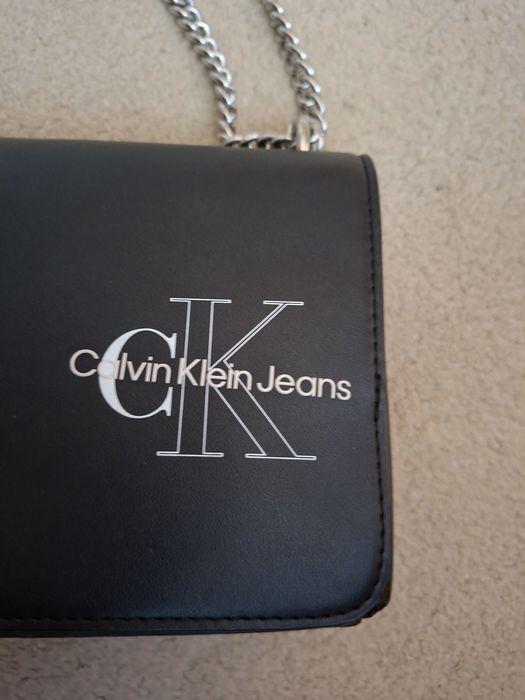 Черна дамска чанта Calvin Klein