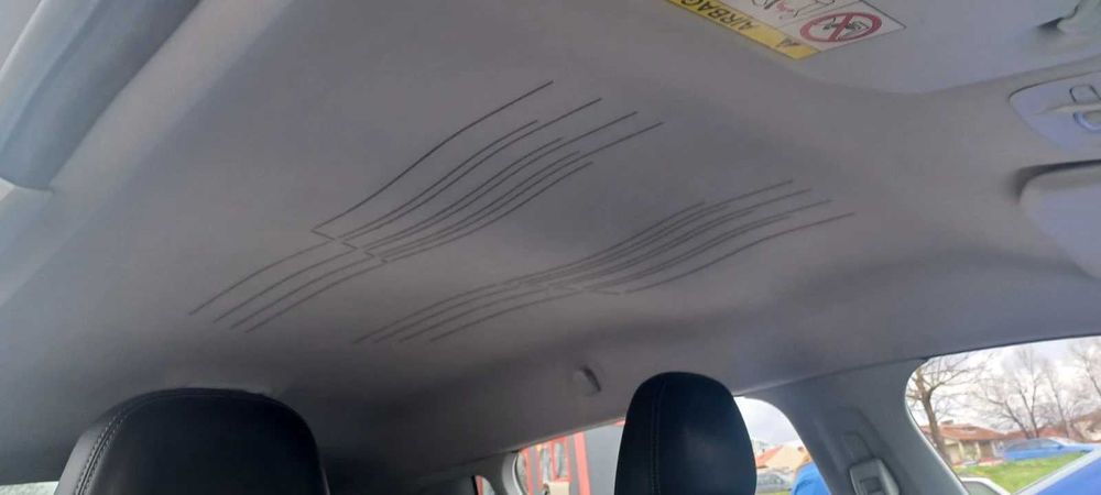 Лек автомобил Peugeot 2008 1.5 blue HDI