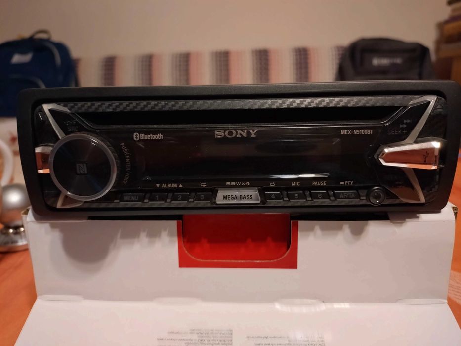 Радио за автомобил Sony