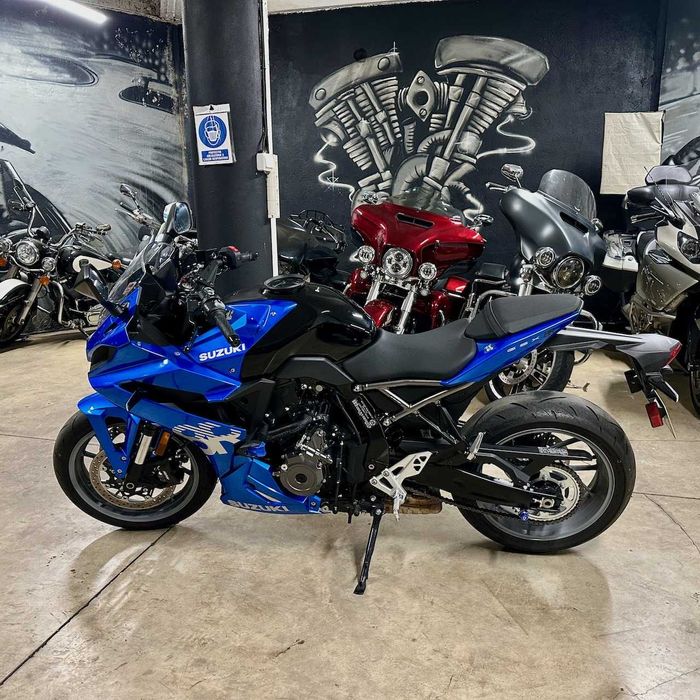 De vanzare - GSX8R Suzuki