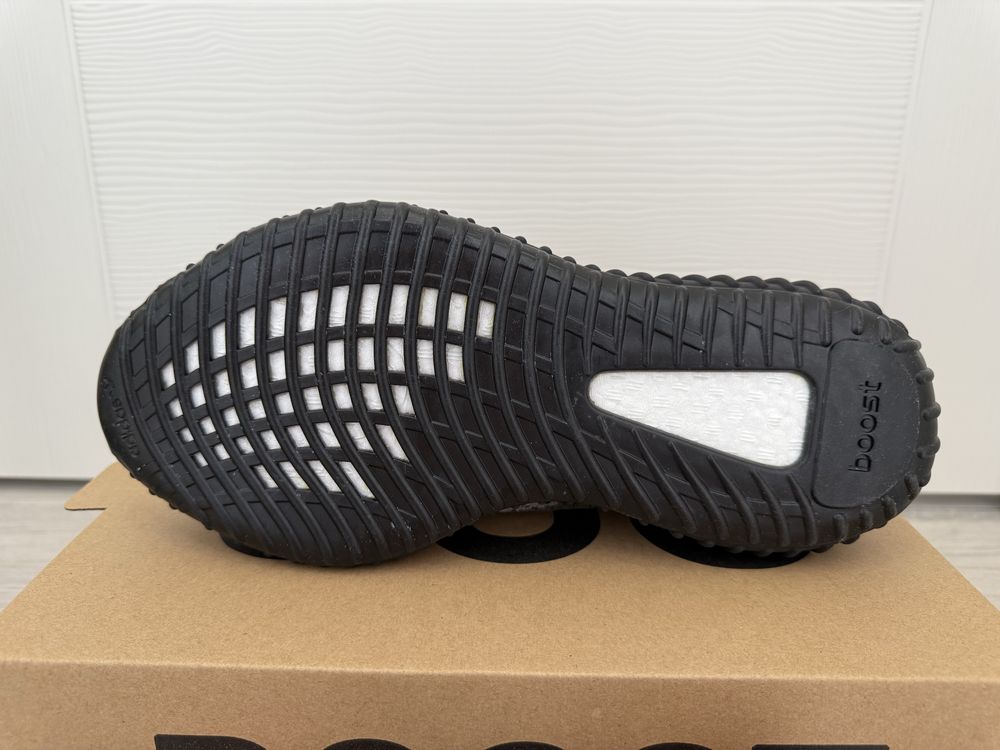 Yeezy 350 Beluga Carbon_Premium Quality