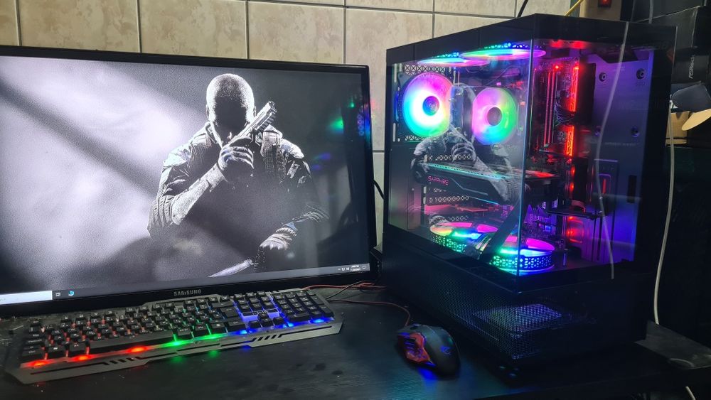 Unitate PC Gaming i7 7700 video 8GB RX 480 16GB RAM SSD