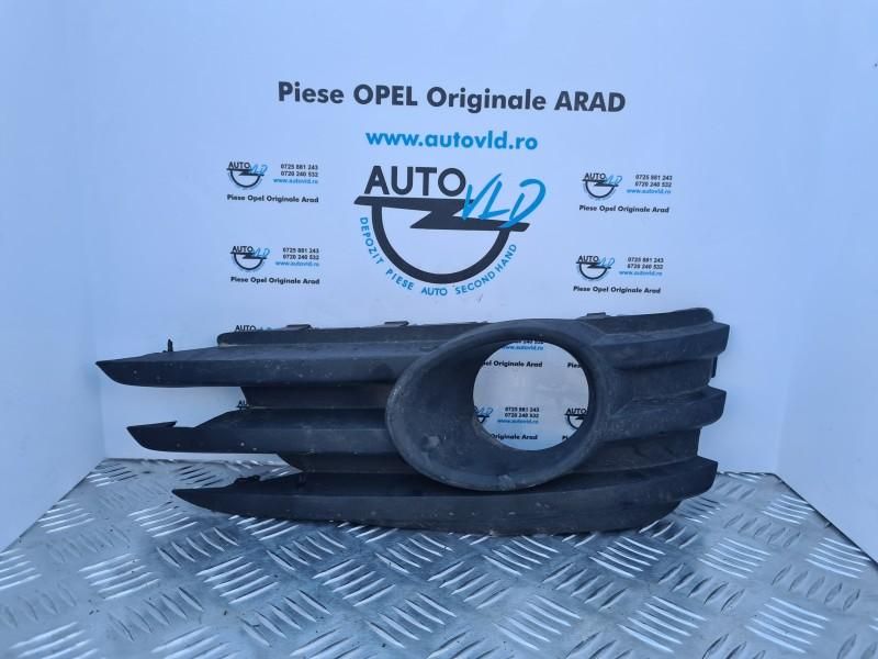 Grila proiector dreapta Opel Vectra C facelift