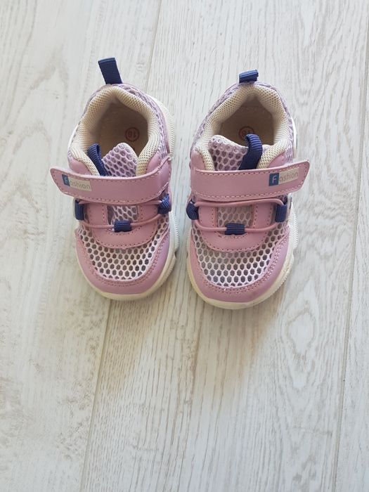 Детски обувки и пантофи