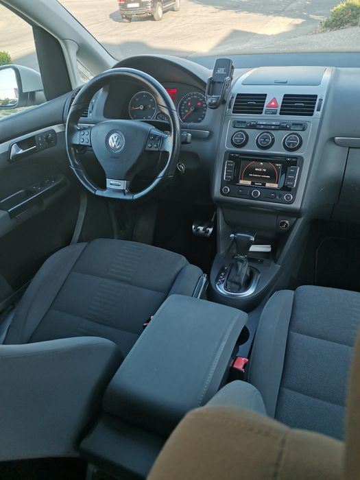 VW Touran R-Line Automatik
