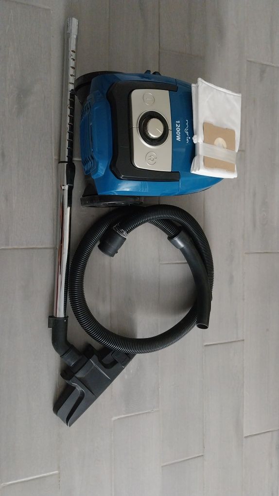 Vand aspirator Myria, 1200 w, impecabil