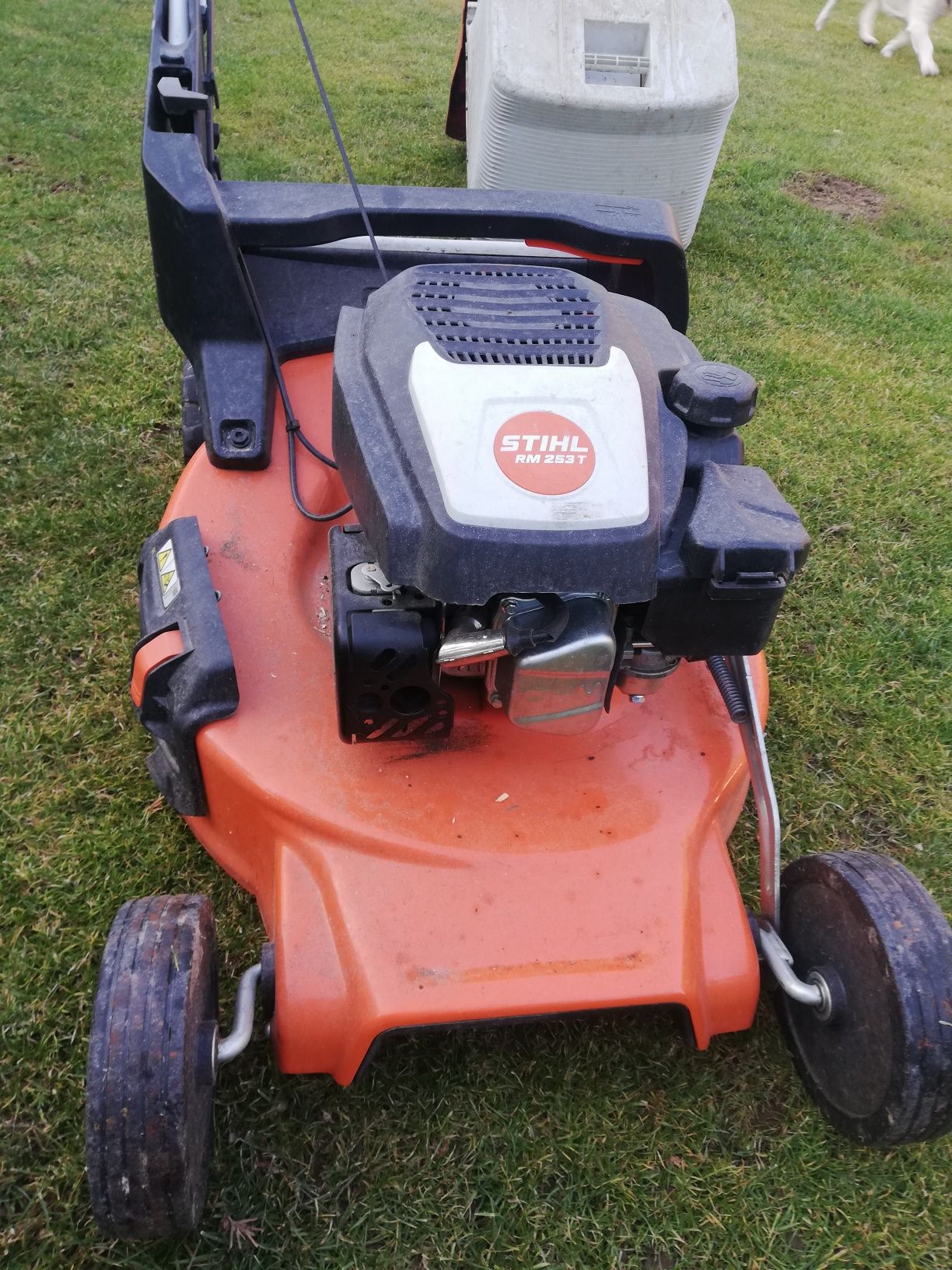 Mașină de tuns iarba Stihl RM 253 T.