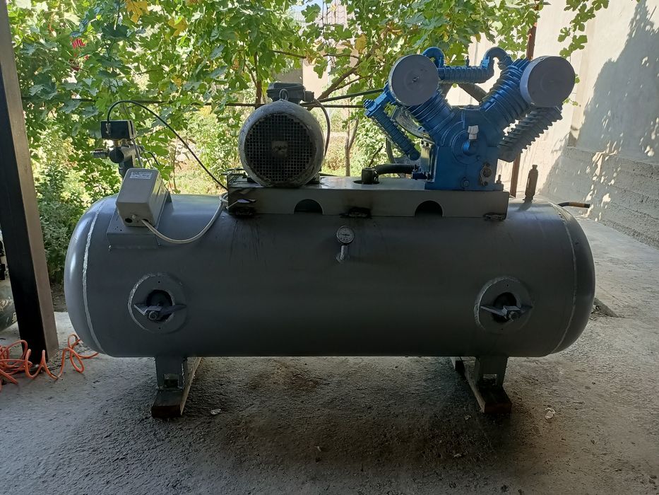 Продам промышленный компрессор