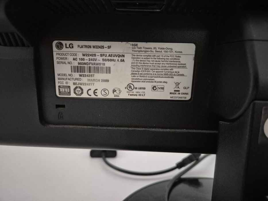 LG w2242st 22 inch