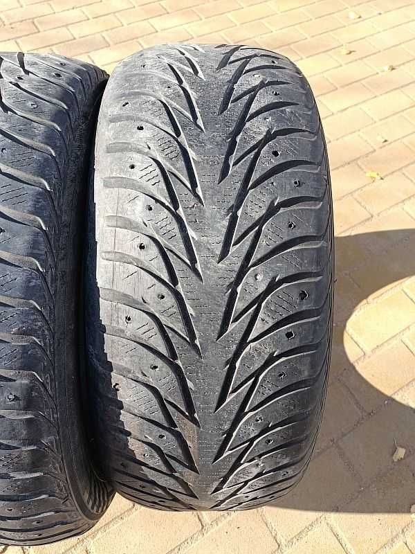 Шины 225/55 R17 - "Yokohama Ice Guard Stud" (Филиппины), зимние.