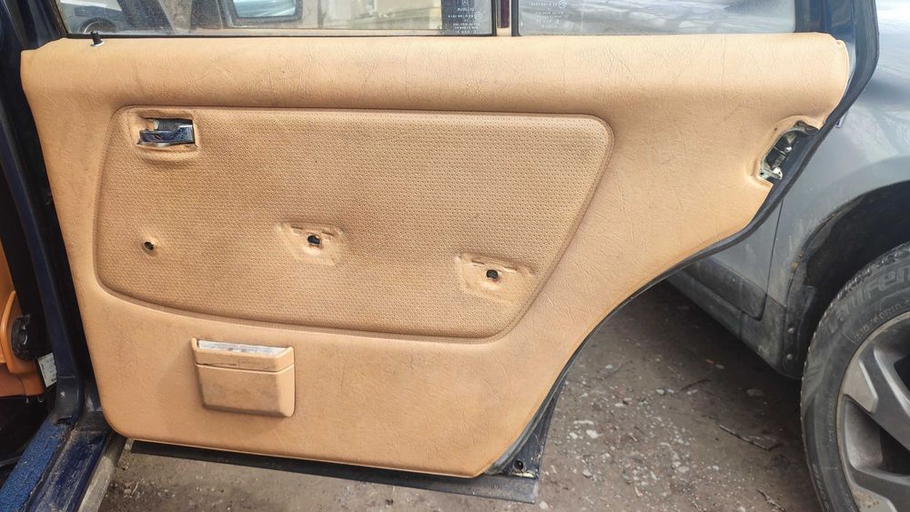 Bancheta, fete portiere si alte piese Mercedes 123 break