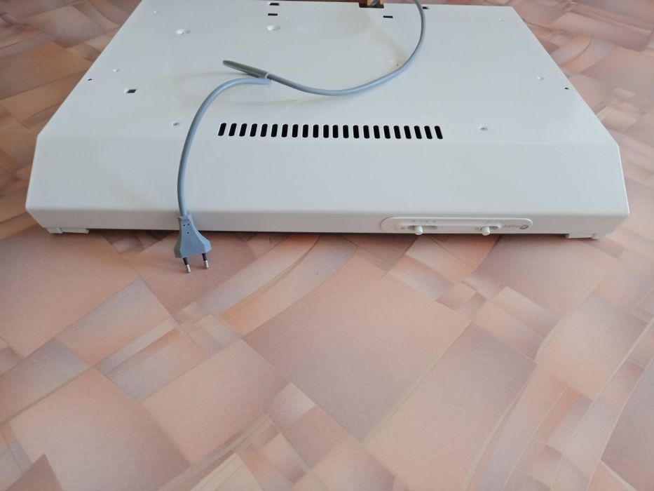 Продам вытяжку новую