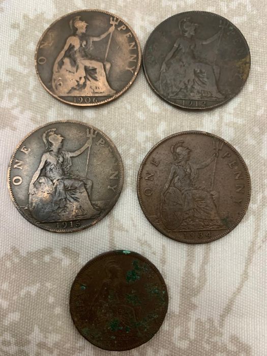 Monede britanice vechi din cupru, de colecție