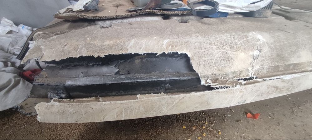 Reparatii cu fibra de sticla bari spoilere/barci/butoaieacoperisuri
