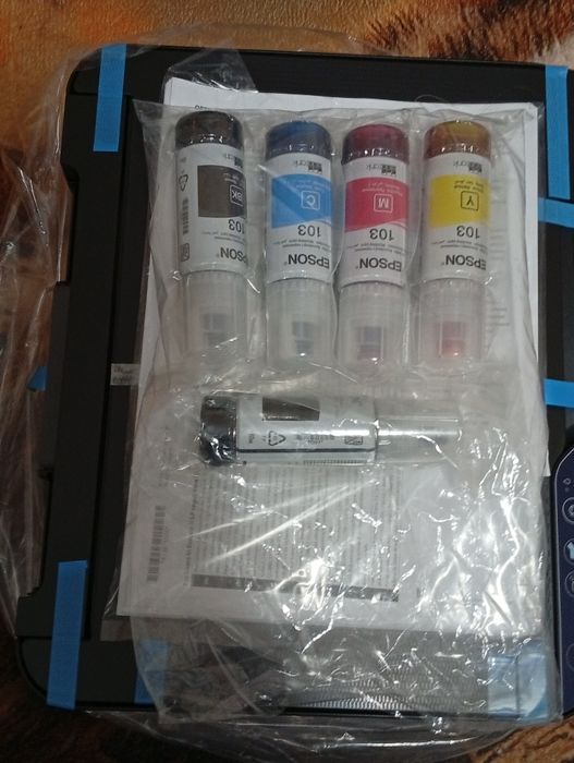 Vând imprimanta Epson L3231 nou sigilata