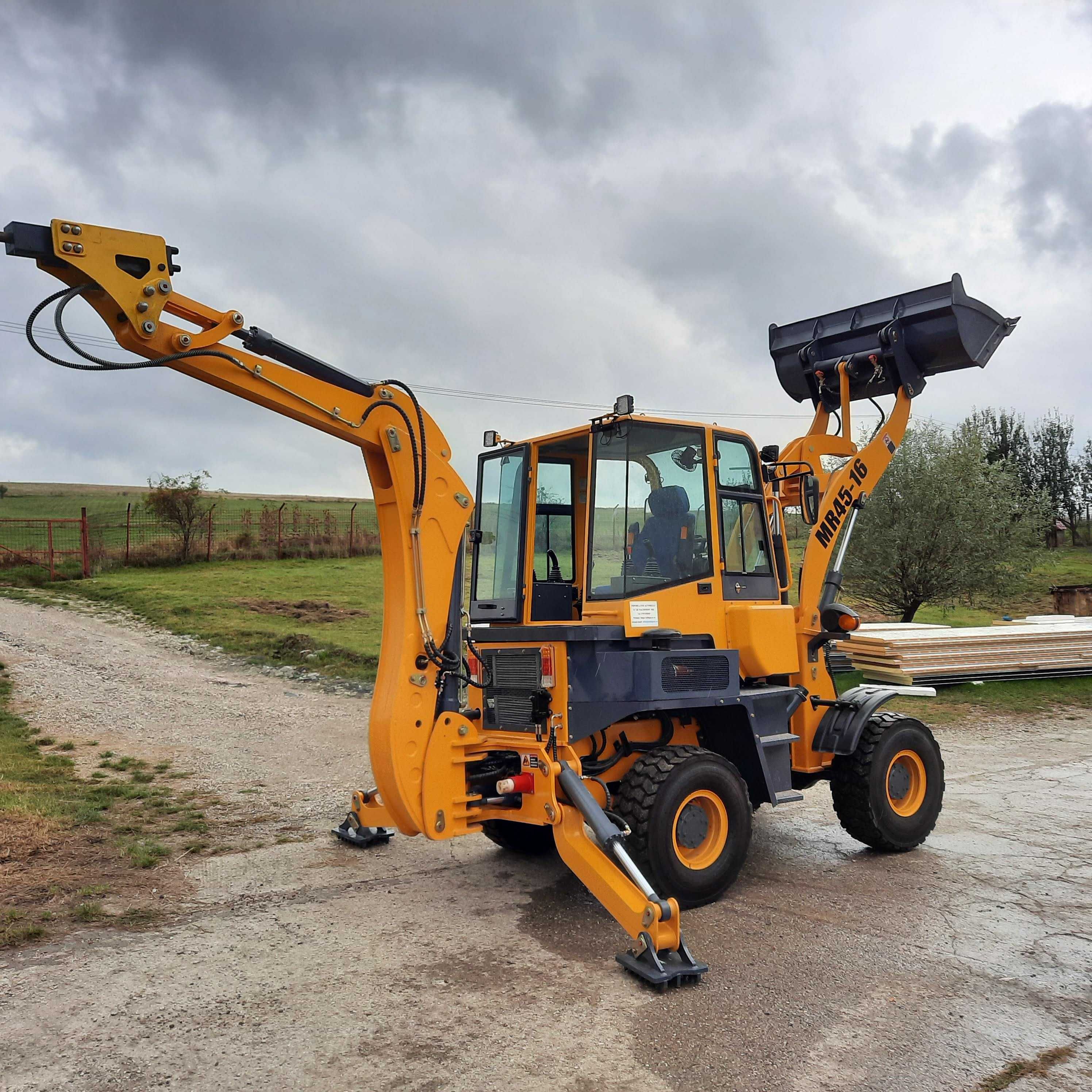 Buldoexcavator de 5t NOU