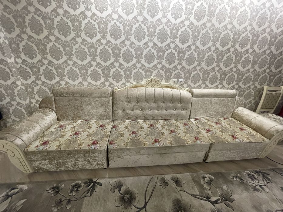 Продается хороший диван
