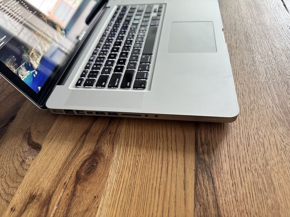 Apple MacBook Pro 15, i5, 512 SSD, 8 Gb, stare foarte bună