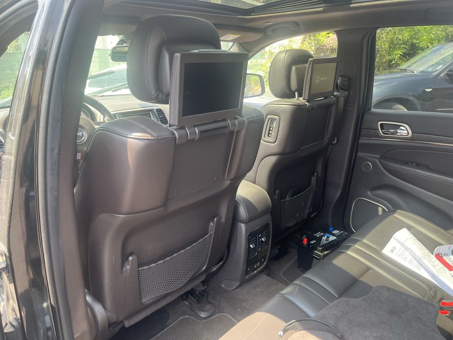 Продавам Jeep Grand Cherokee WK2 на части