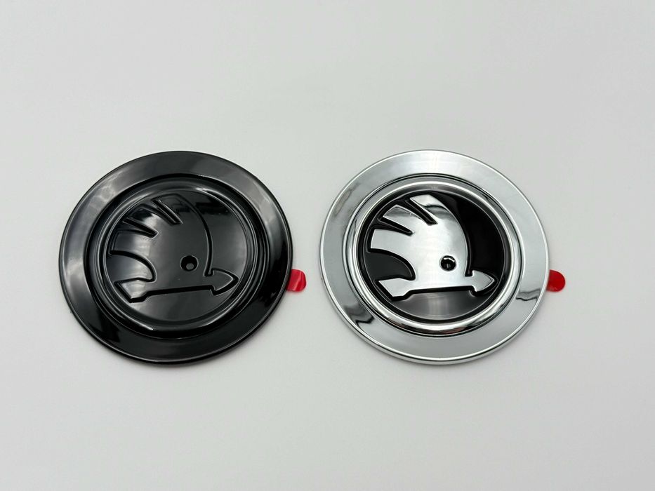 Emblema SKODA volan crom/negru