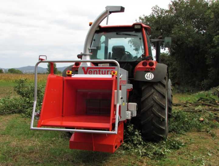 Tocator de crengi,biomasa si resturi vegetale cardanic - Ventura