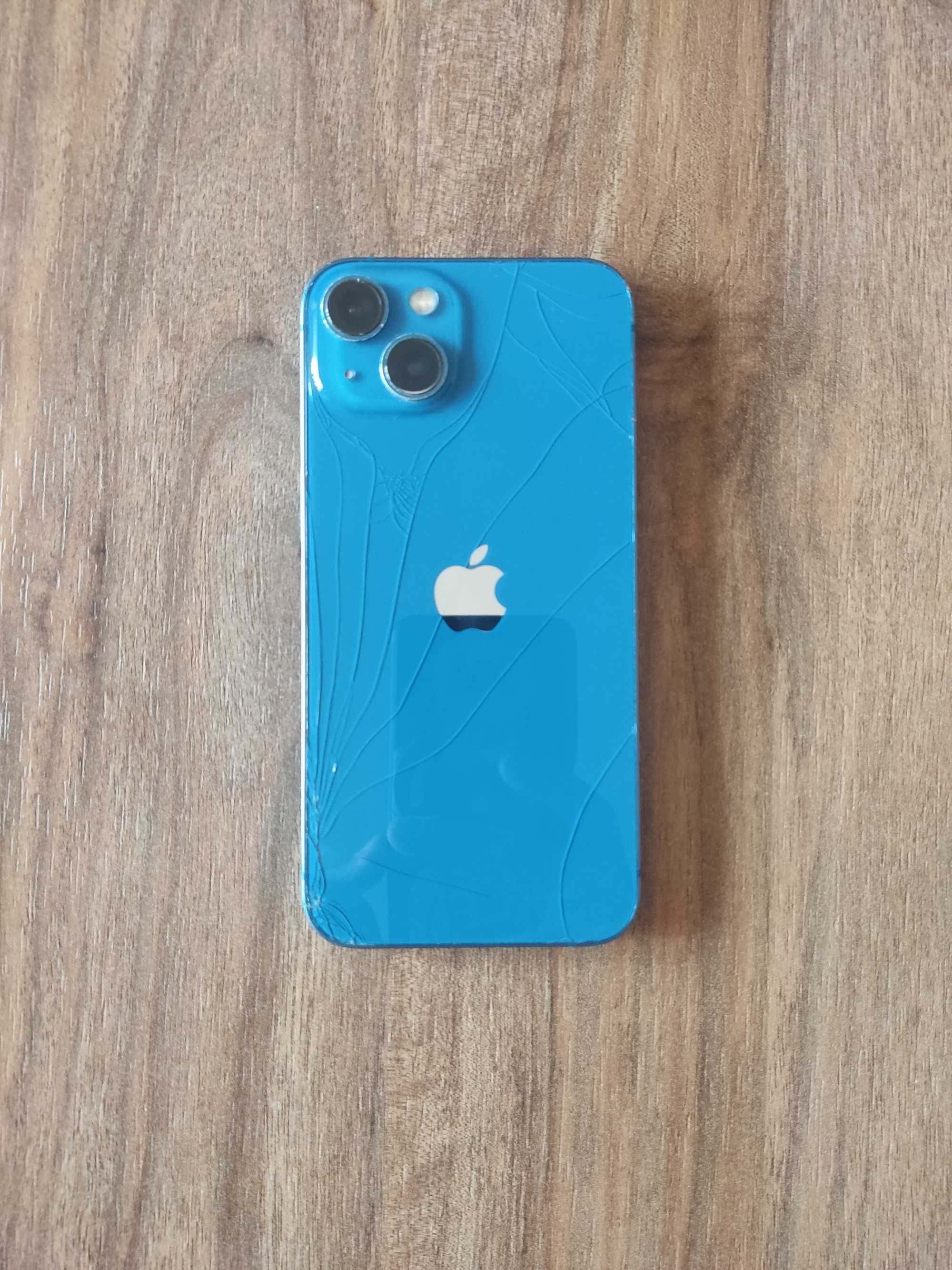 iPhone 13 • 128GB + слушалки