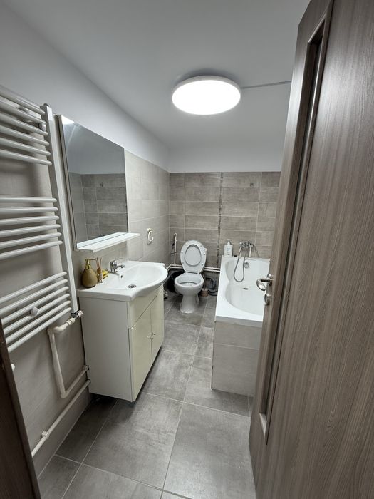 Inchiriez apartament demisol zona Doamna Ghica pretabil birou etc