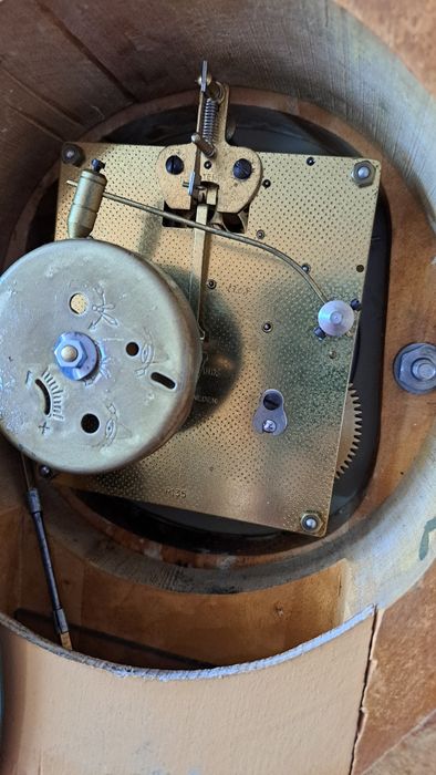 Ceas cu pendul de perete