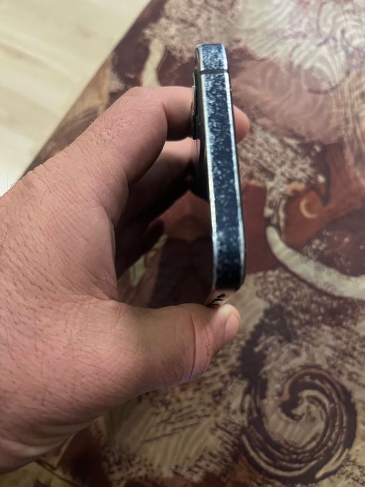 Айфон 12-64 гб Нов дисплей и батерия