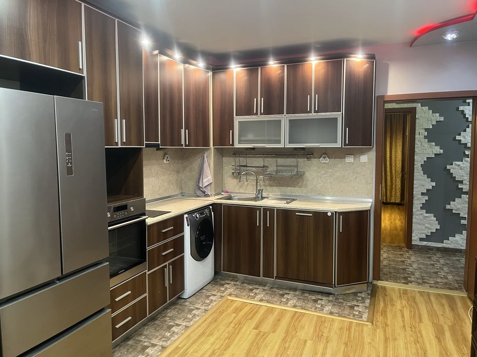 Дава се под наем Тристаен апартамент в Пловдив, Каменица 2 - 60 кв.м за 408 € - Снимка #2